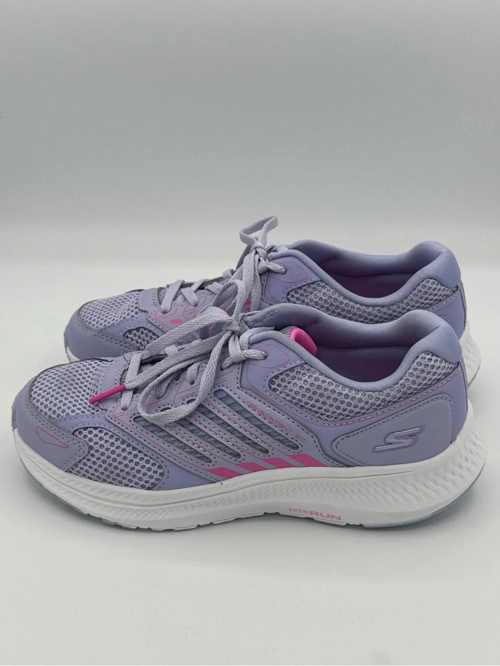 Skechers GO RUN Consistent 2.0 Low Top Sneakers Lilac and Pink- New